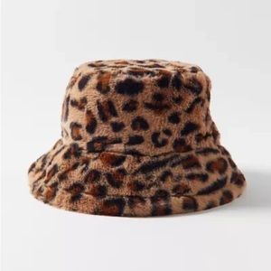 urban outfitters roxxi leopard fur bucket hat